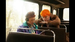 2年前、行方不明になった学生たちが撮影した卒業制作の映画を観てみたら、森で秘密の儀式に巻き込まれていた話（字幕）